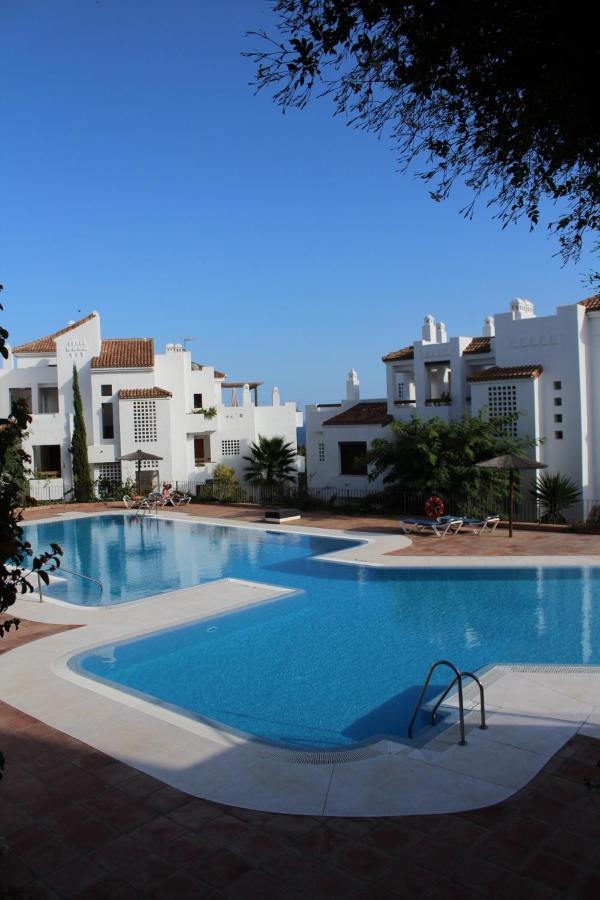 2149-Amazing groundfloor 3 bedrooms on golf, pools Alcaidesa Buitenkant foto