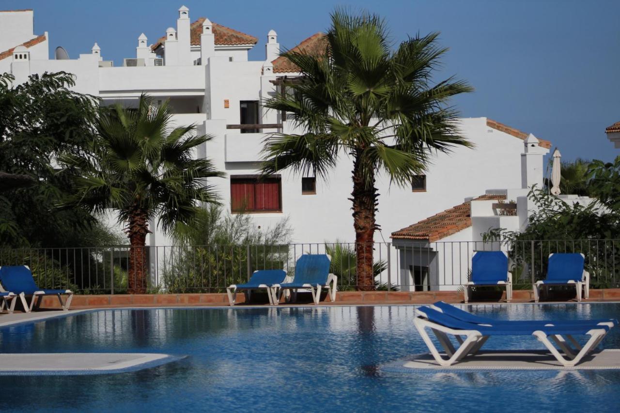 2149-Amazing groundfloor 3 bedrooms on golf, pools Alcaidesa Buitenkant foto