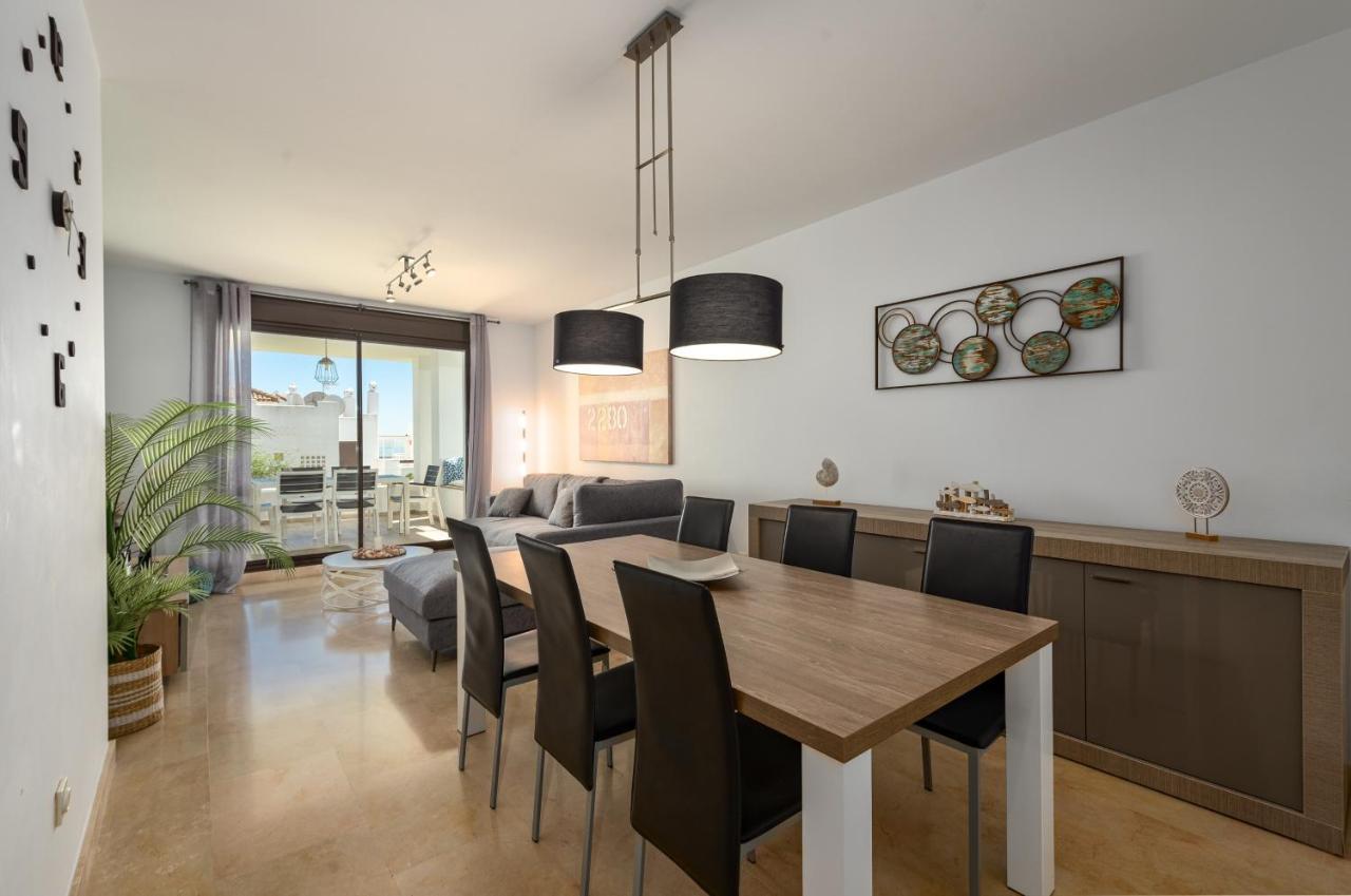 2149-Amazing groundfloor 3 bedrooms on golf, pools Alcaidesa Buitenkant foto