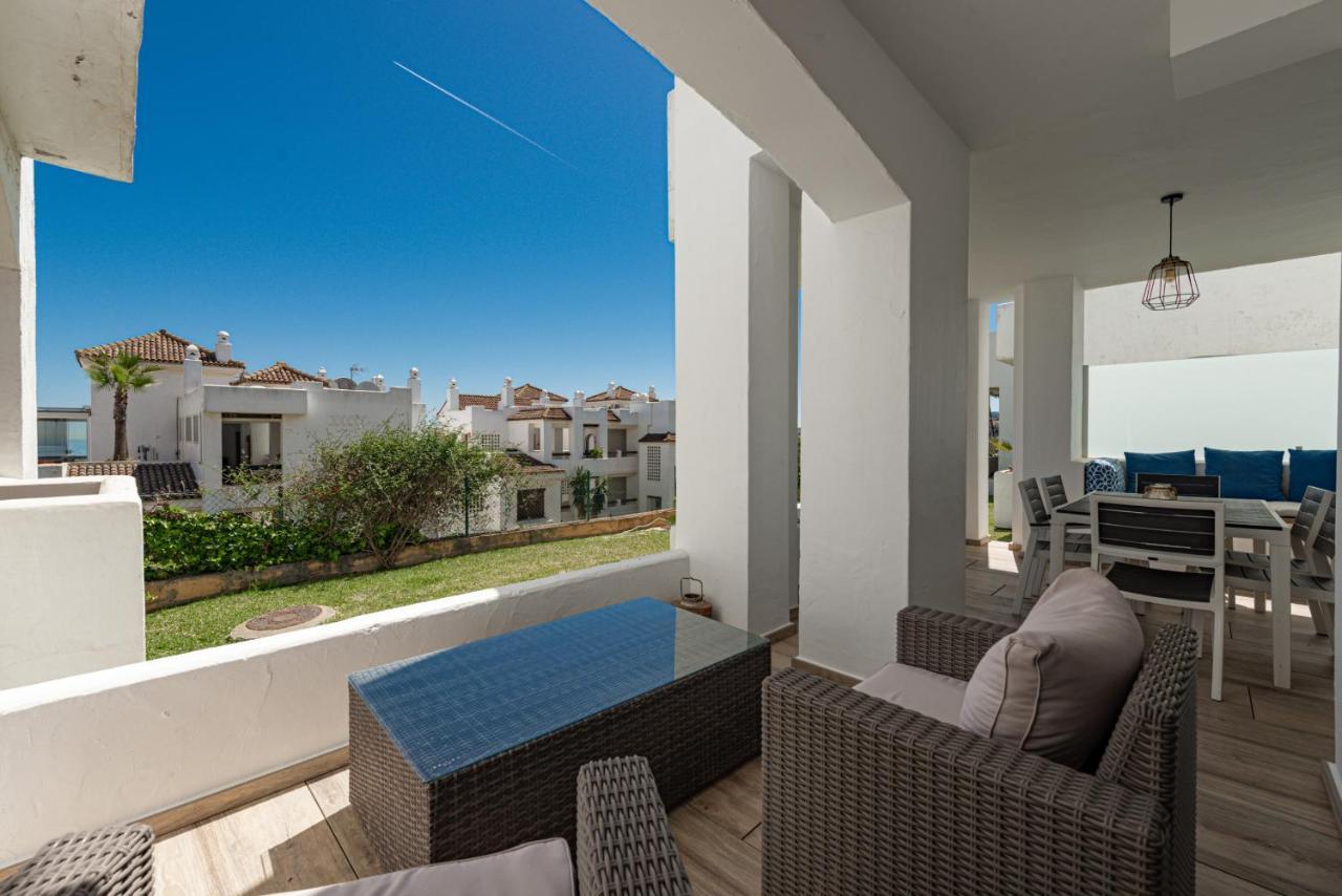 2149-Amazing groundfloor 3 bedrooms on golf, pools Alcaidesa Buitenkant foto